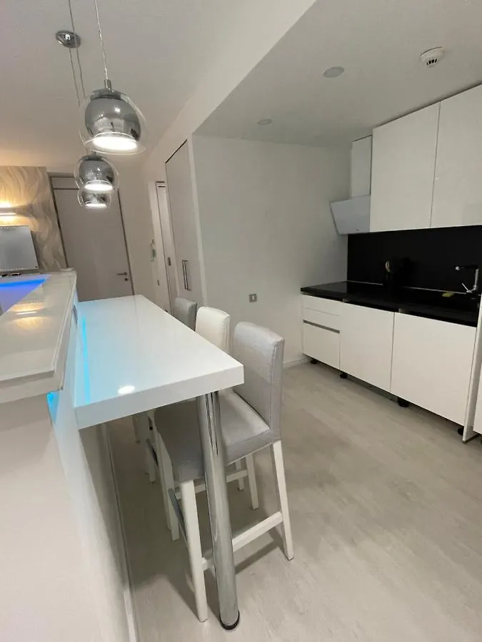 Lovely New Apartment By The Parliament Budapest