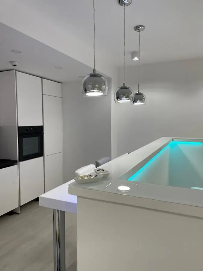 Lovely New Apartment By The Parliament Budapesta