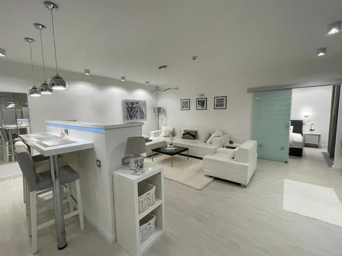 Lovely New Apartment By The Parliament Budapesta