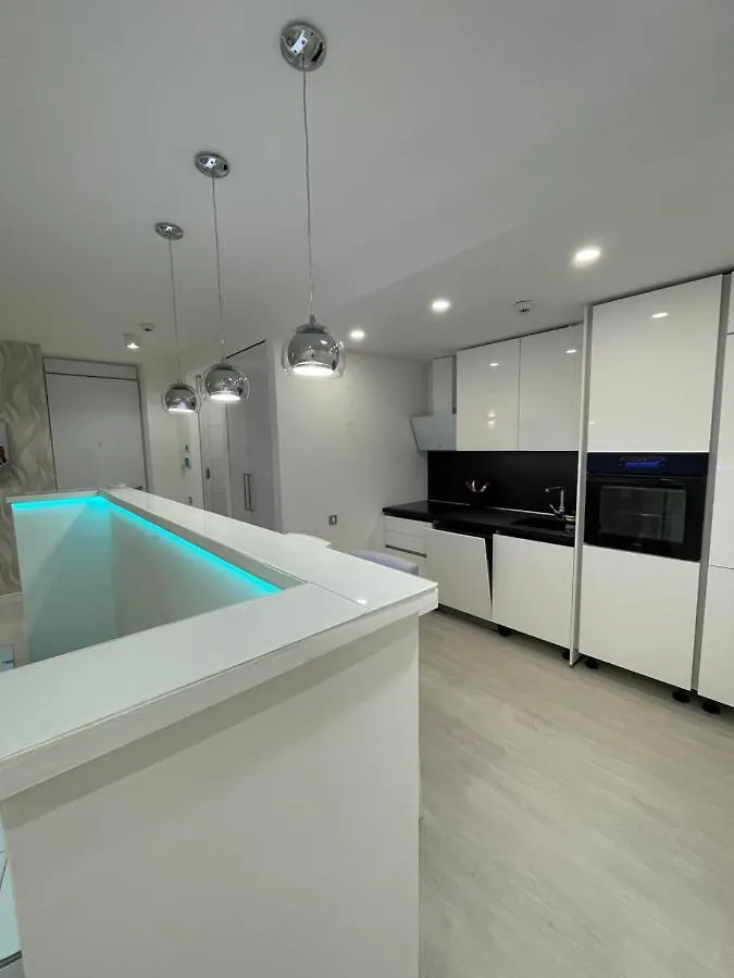 Lovely New Apartment By The Parliament Budapest Hungary